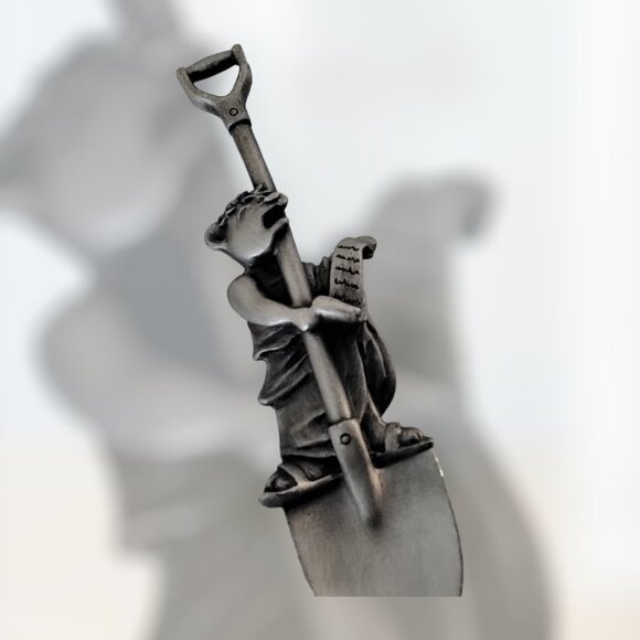 Figural Bear in Toga Spoon with Shovel Shaped Bowl Made by Fort Pewter Vintage - Picture 5 of 7